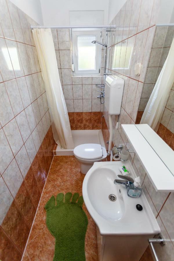 Apartmani Jelica Krk Town Exterior foto
