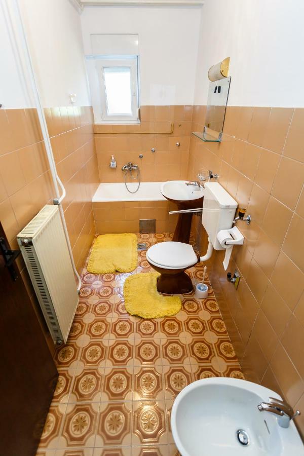 Apartmani Jelica Krk Town Exterior foto